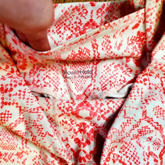 Fabletics Set Coral Snakeskin high-waisted legging - Picture 9 of 10